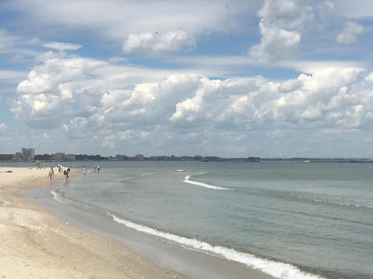Appartamento SeaSide Piano Bar Apartament Mamaia Esterno foto